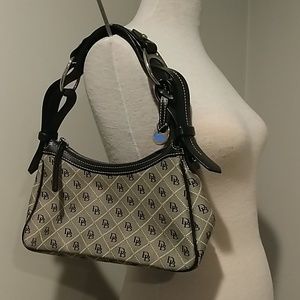 AUTHENTIC DOONEY & BOURKE SHOULDER BAG